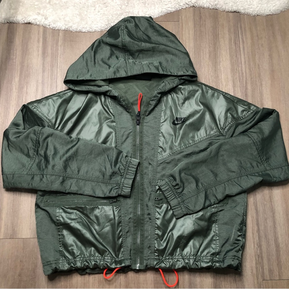 Nike windbreaker jacket